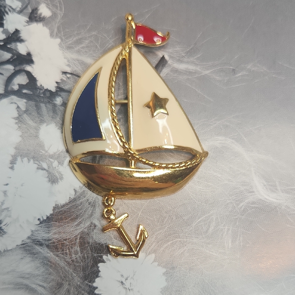 Vintage Nautical Sailboat brooch